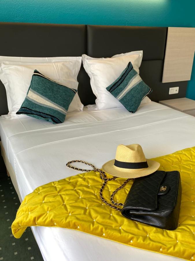Hotel Jardin Croisette Канни Екстер'єр фото